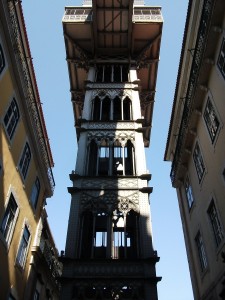 Il famoso elevador de Santa Justa su cui i viaggiatori non sono saliti